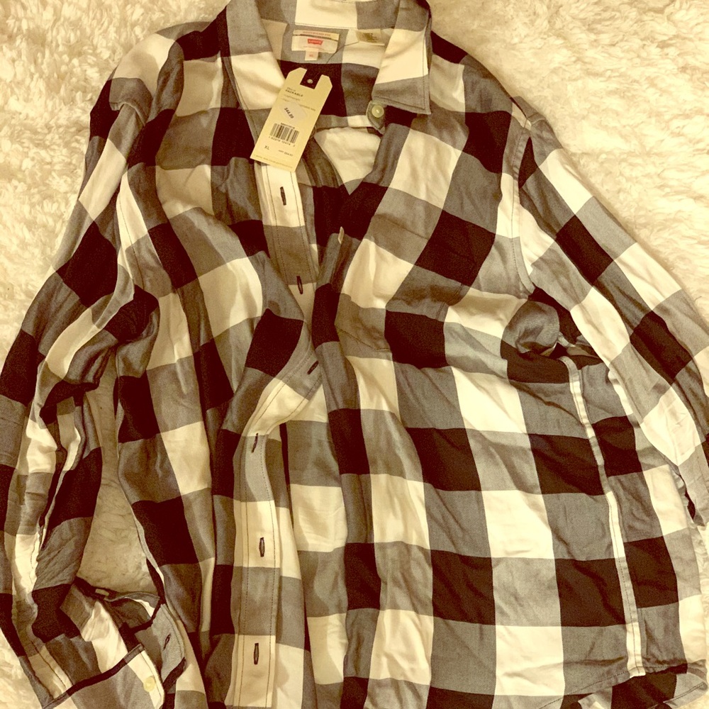Plaid Levi’s shirt